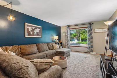 114  Gordon Ct, Mukwonago, WI 53149 - Photo 6