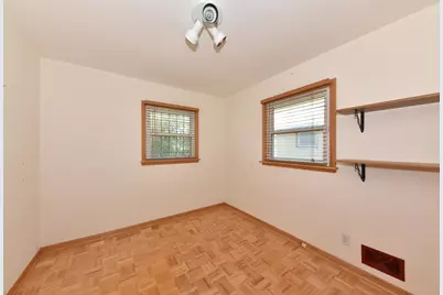 5124 N 68th St, Milwaukee, WI 53218 - Photo 8