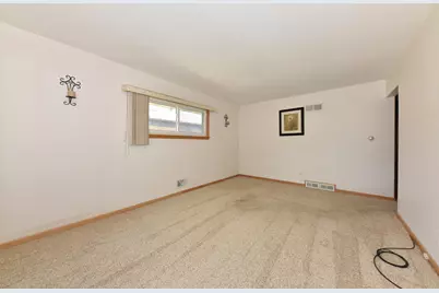 5124 N 68th St, Milwaukee, WI 53218 - Photo 2