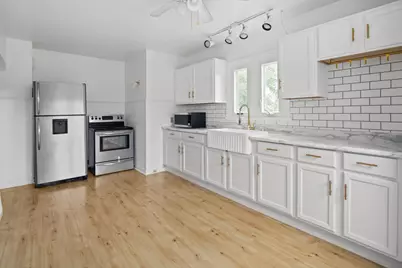 10110 S Shepard Ave, Oak Creek, WI 53154 - Photo 16