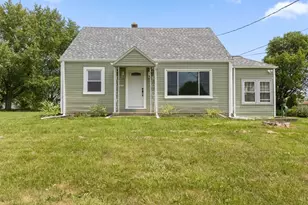 10110 S Shepard Ave, Oak Creek, WI 53154 - Photo 1