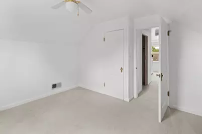 10110 S Shepard Ave, Oak Creek, WI 53154 - Photo 22