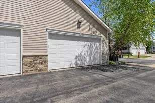 7942 Williamsburg Ct, Bristol, WI 53104 - Photo 2