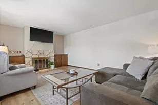 16250 W Coachlight Dr, New Berlin, WI 53151 - Photo 2