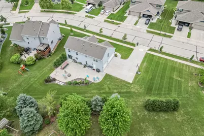 221  Arbor Point Ave, West Bend, WI 53095 - Photo 56