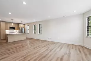 2212 N Cambridge Ave, Milwaukee, WI 53202 - Photo 14