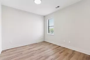 2212 N Cambridge Ave, Milwaukee, WI 53202 - Photo 46