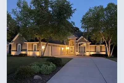 S67W17763  Copper Oaks Ct, Muskego, WI 53150 - Photo 2