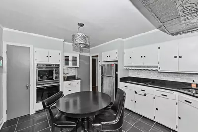 5223 W Hayes Ave, West Allis, WI 53219 - Photo 14