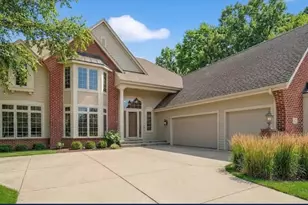 W162N7406 Tamarack Trail, Menomonee Falls, WI 53051 - Photo 2