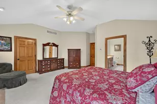 W162N7406 Tamarack Trail, Menomonee Falls, WI 53051 - Photo 16
