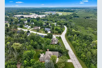 W162N7406  Tamarack Trl, Menomonee Falls, WI 53051 - Photo 42