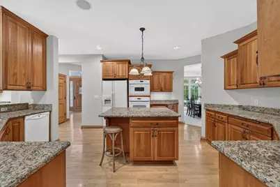 W162N7406  Tamarack Trl, Menomonee Falls, WI 53051 - Photo 32