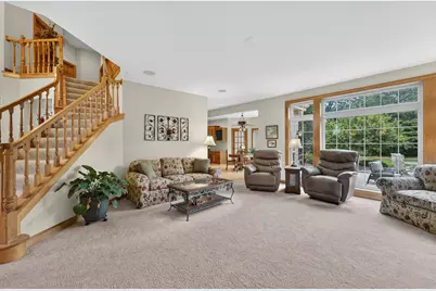 W162N7406  Tamarack Trl, Menomonee Falls, WI 53051 - Photo 4