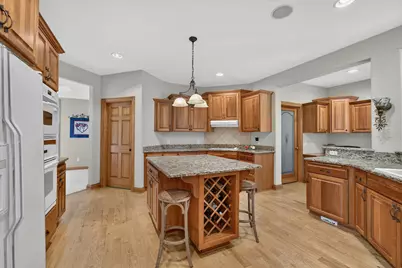 W162N7406  Tamarack Trl, Menomonee Falls, WI 53051 - Photo 30