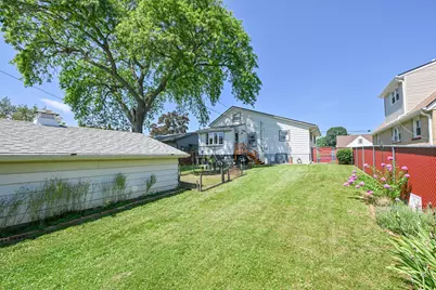 1513  Cherry St, South Milwaukee, WI 53172 - Photo 6