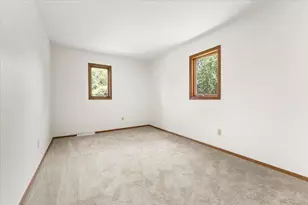 272 Karen Ct, Hartford, WI 53027 - Photo 12