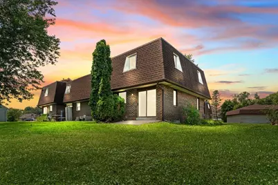 272  Karen Ct, Hartford, WI 53027 - Photo 2