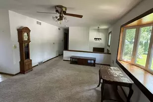 407 Glenview Ct, Fort Atkinson, WI 53538 - Photo 6