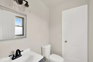 2905 Lake Vista Ct, Racine, WI 53402 - Photo 10