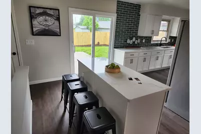 2905  Lake Vista Ct, Racine, WI 53402 - Photo 8