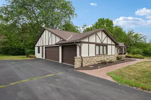3665 Shadybrook Pl, Brookfield, WI 53005 - Photo 6
