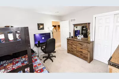6529 N Range Line Rd, Glendale, WI 53209 - Photo 30