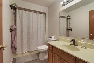 2117 Newberry Ln, Racine, WI 53402 - Photo 8