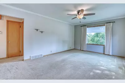 W160N8714  Patton Dr, Menomonee Falls, WI 53051 - Photo 10