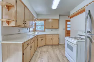 W160N8714 Patton Dr, Menomonee Falls, WI 53051 - Photo 16