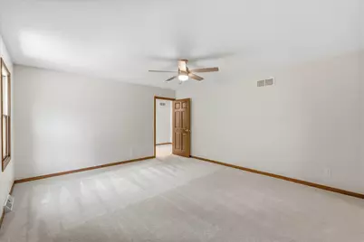 546  Beechwood Dr, Cedarburg, WI 53012 - Photo 28