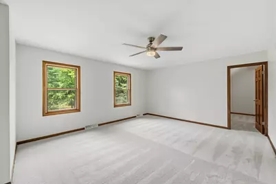 546  Beechwood Dr, Cedarburg, WI 53012 - Photo 32