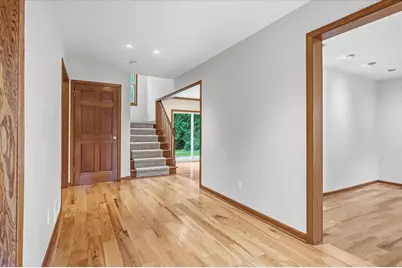 546  Beechwood Dr, Cedarburg, WI 53012 - Photo 14