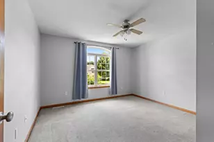 1678 Hunter Rd, Waukesha, WI 53189 - Photo 8