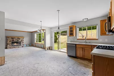 1678  Hunter Rd, Waukesha, WI 53189 - Photo 6