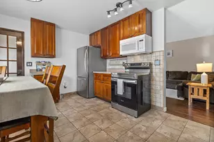 5253 S 8th St, Milwaukee, WI 53221 - Photo 8