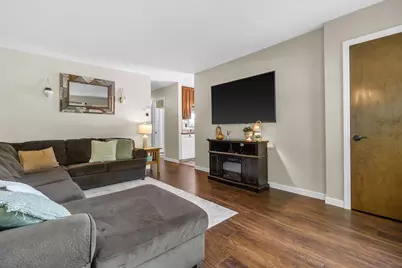 5253 S 8th St, Milwaukee, WI 53221 - Photo 6
