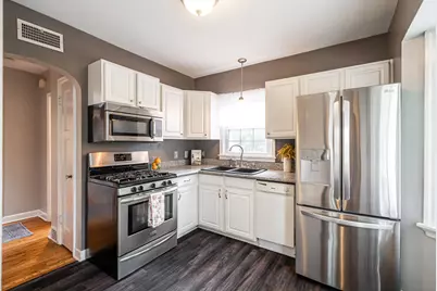 1952 N 119th St, Wauwatosa, WI 53226 - Photo 14