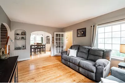 1952 N 119th St, Wauwatosa, WI 53226 - Photo 6