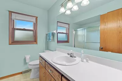 N103W16612  Country Ct, Germantown, WI 53022 - Photo 28