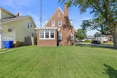 2305  71st St, Kenosha, WI 53143 - Photo 2