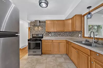 3627  Regency Dr, Racine, WI 53402 - Photo 6