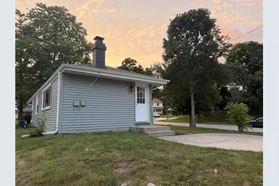 8035 W Warnimont Ave, Milwaukee, WI 53220 - Photo 4