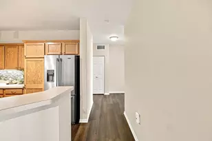 3862 S Lake Dr, Saint Francis, WI 53235 - Photo 20