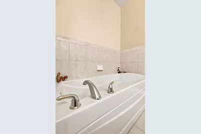3862 S Lake Dr #207, Saint Francis, WI 53235 - Photo 32