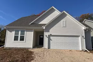 1141 Mt Vernon Dr, Hartford, WI 53027 - Photo 2