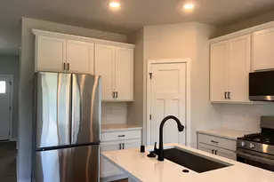 9569 S Sophia Ct, Franklin, WI 53132 - Photo 10