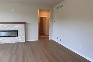 9569 S Sophia Ct, Franklin, WI 53132 - Photo 8