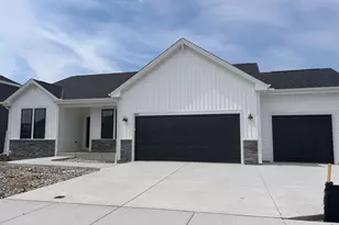9569 S Sophia Ct, Franklin, WI 53132 - Photo 2