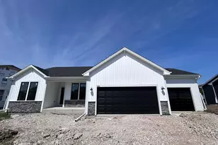 9569 S Sophia Ct, Franklin, WI 53132 - Photo 1